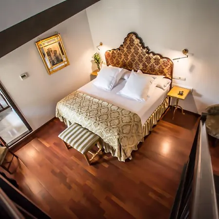 Casas De La Judería De 4*